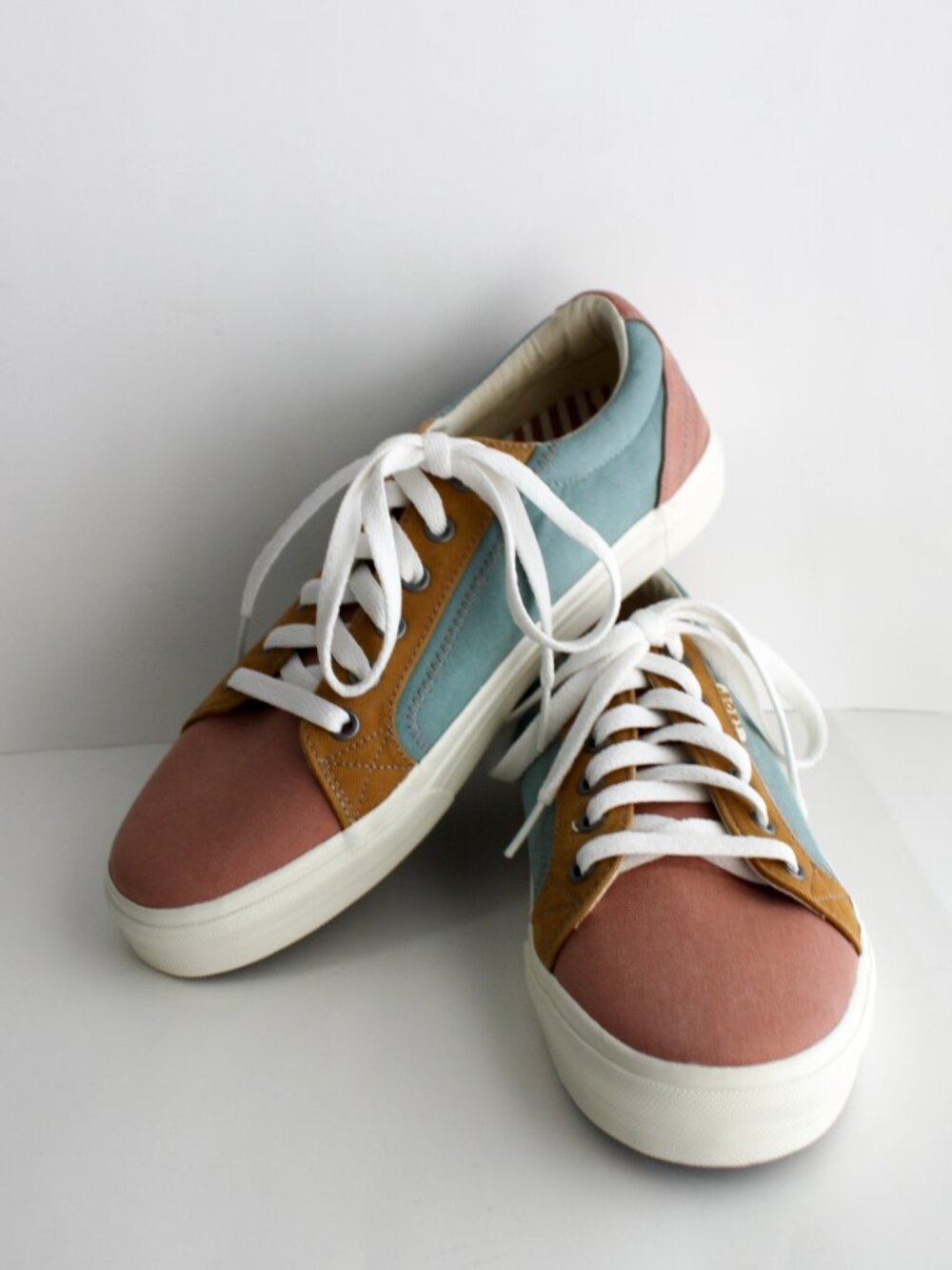 NWOT Taos Plim Soul Sneakers Size 9 - Pink Mustard Blue Comfort Canvas ✨ - Picture 2 of 9